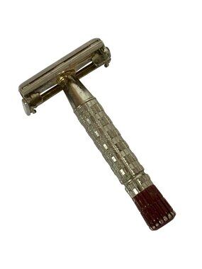 Vintage Gillette B-1 Red Tip Super Speed Flare Twist to Open Safety Razor 1956